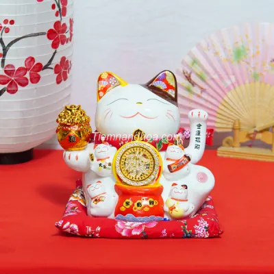God of Fortune Cat Changes Fortune to Wealth