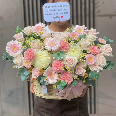 Pastel heart flower basket HG16