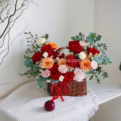 Delicate flower basket HG36