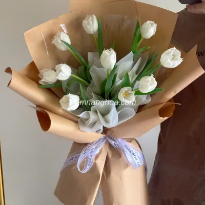 Bó hoa tulip trắng răng cưa HB243