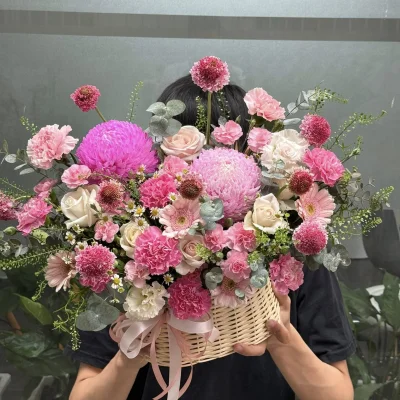 Sweet pink flower basket HG53