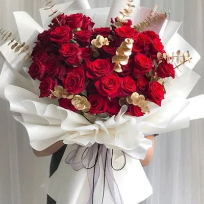 Crimson Charm with a Touch of Gold HB102