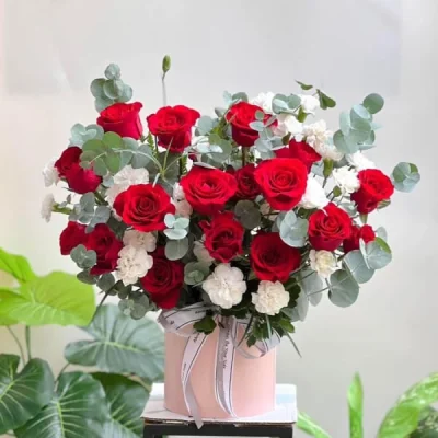 Hộp Hoa Hồng Đỏ Rực Rỡ HH18