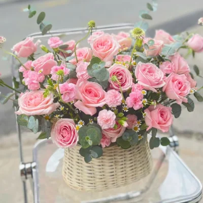 Hoa giỏ hồng nhẹ nhàng tinh tế HG28