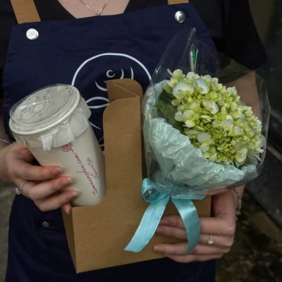 Set of water and hydrangea bouquet SET03