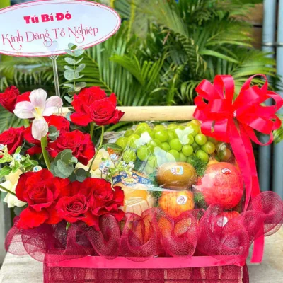 Imported fruit basket mixed with red roses GTC11