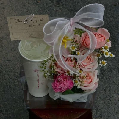 Giỏ hoa tươi mica và nước HG40