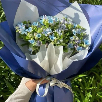 Small blue star bouquet HB218