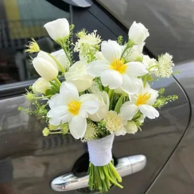 Hoa cưới tulip trắng mix HC24