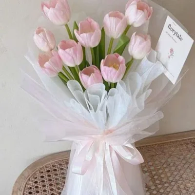 Bright light pink tulip bouquet HB235