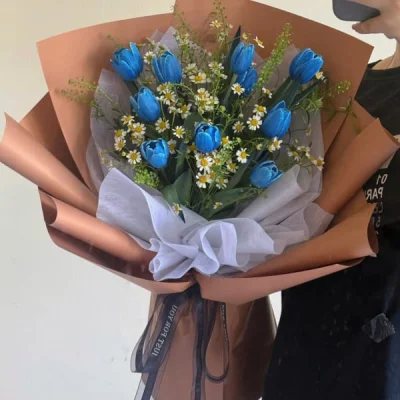Blue tulip bouquet HB242