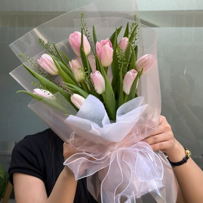 Bright light pink tulip bouquet HB235