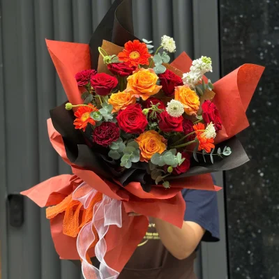 Bright orange-red congratulatory bouquet HB265