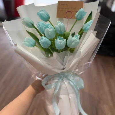 HB264 Blue Dyed Tulip Bouquet