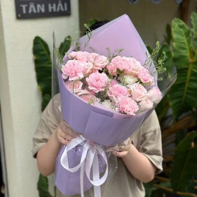 Pink-toned bouquet conveying love HB296